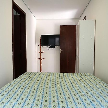 Residencial Adolfo - Mestre Naro Бомбиняс Екстериор снимка