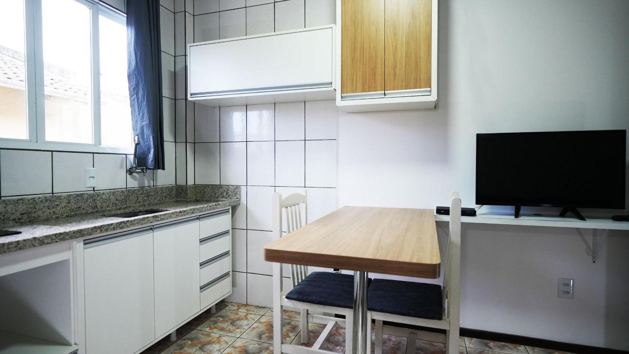 Residencial Adolfo - Mestre Naro Бомбиняс Екстериор снимка