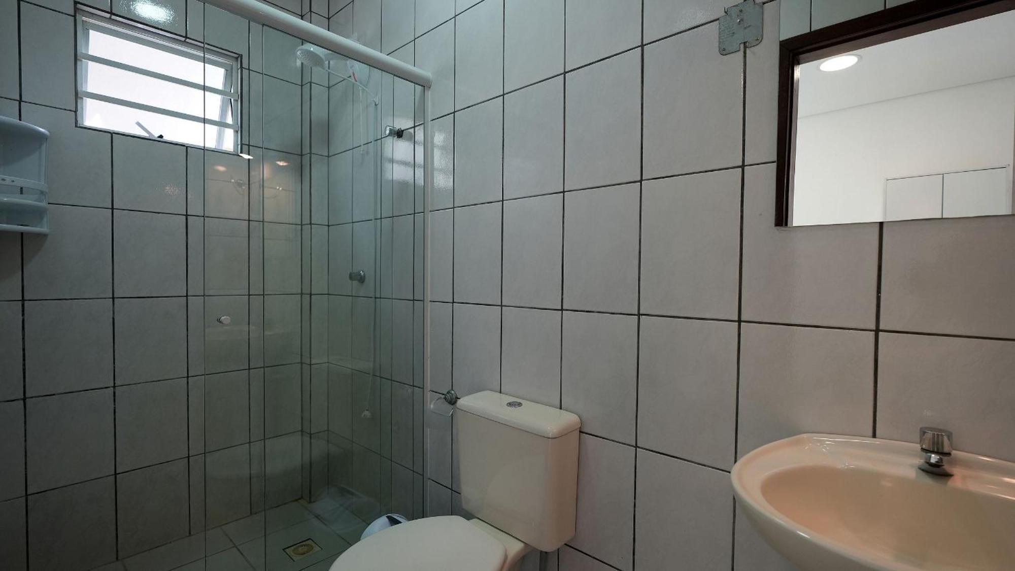 Residencial Adolfo - Mestre Naro Бомбиняс Екстериор снимка