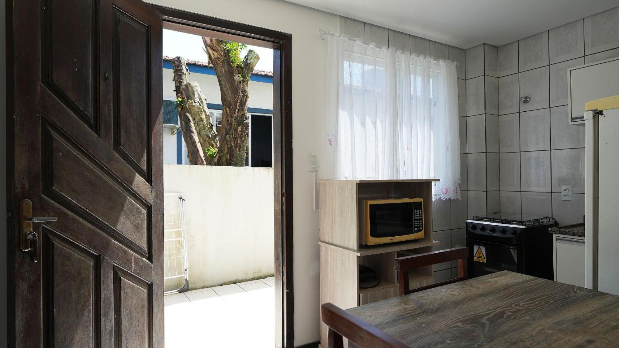 Residencial Adolfo - Mestre Naro Бомбиняс Екстериор снимка