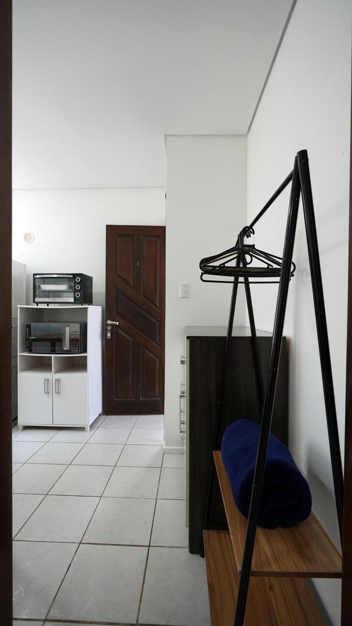 Residencial Adolfo - Mestre Naro Бомбиняс Екстериор снимка