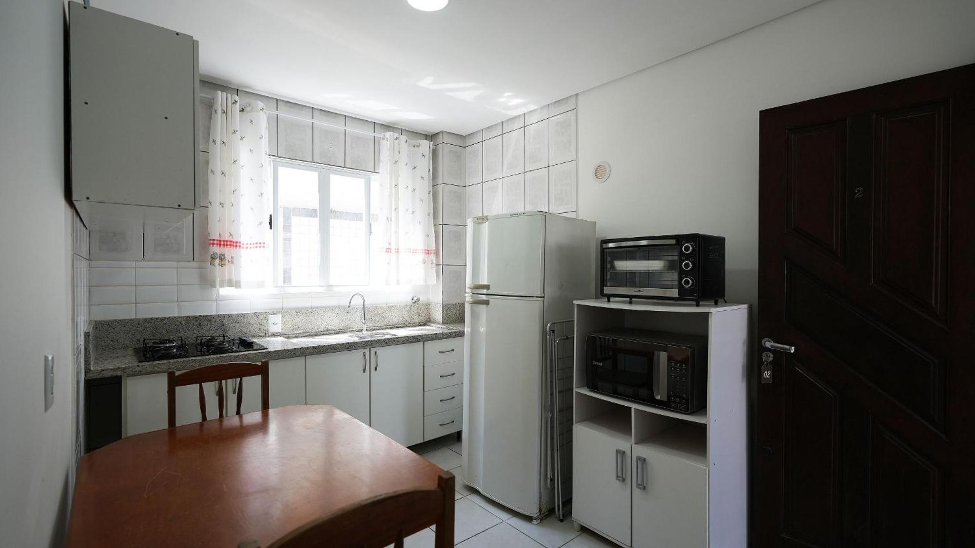 Residencial Adolfo - Mestre Naro Бомбиняс Екстериор снимка