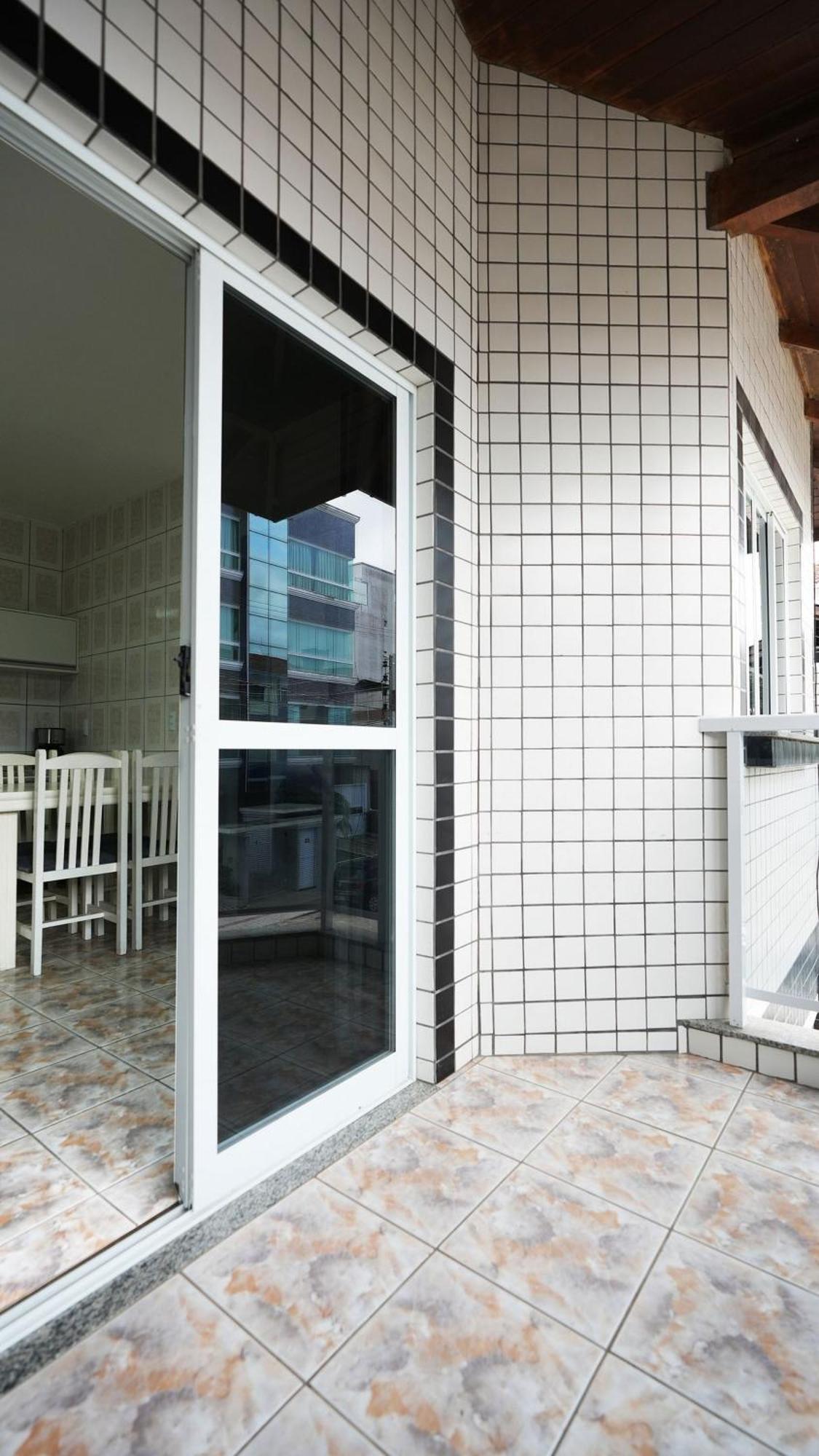 Residencial Adolfo - Mestre Naro Бомбиняс Екстериор снимка