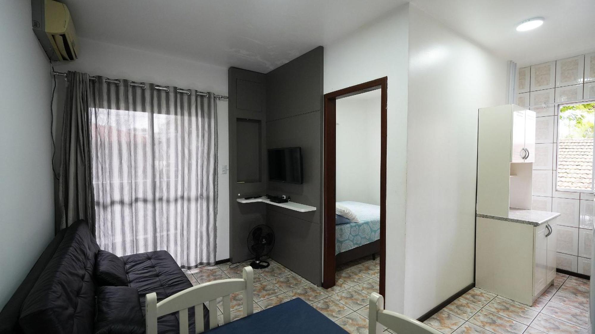 Residencial Adolfo - Mestre Naro Бомбиняс Екстериор снимка