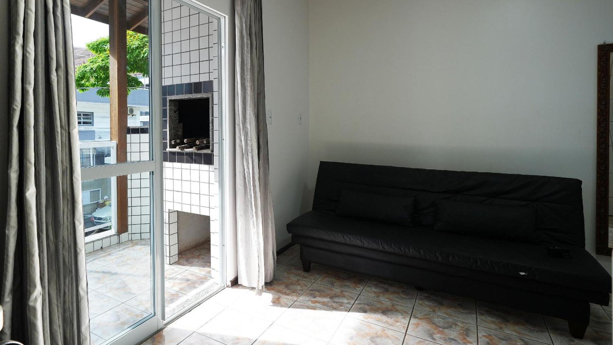 Residencial Adolfo - Mestre Naro Бомбиняс Екстериор снимка