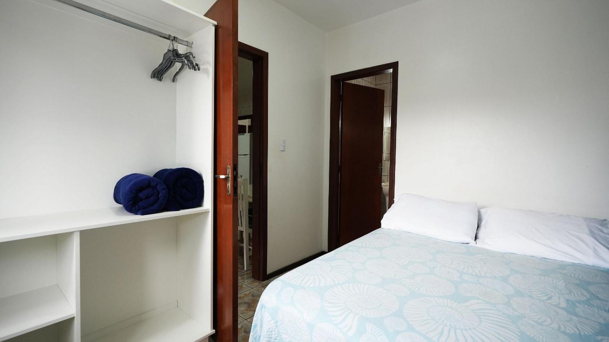 Residencial Adolfo - Mestre Naro Бомбиняс Екстериор снимка