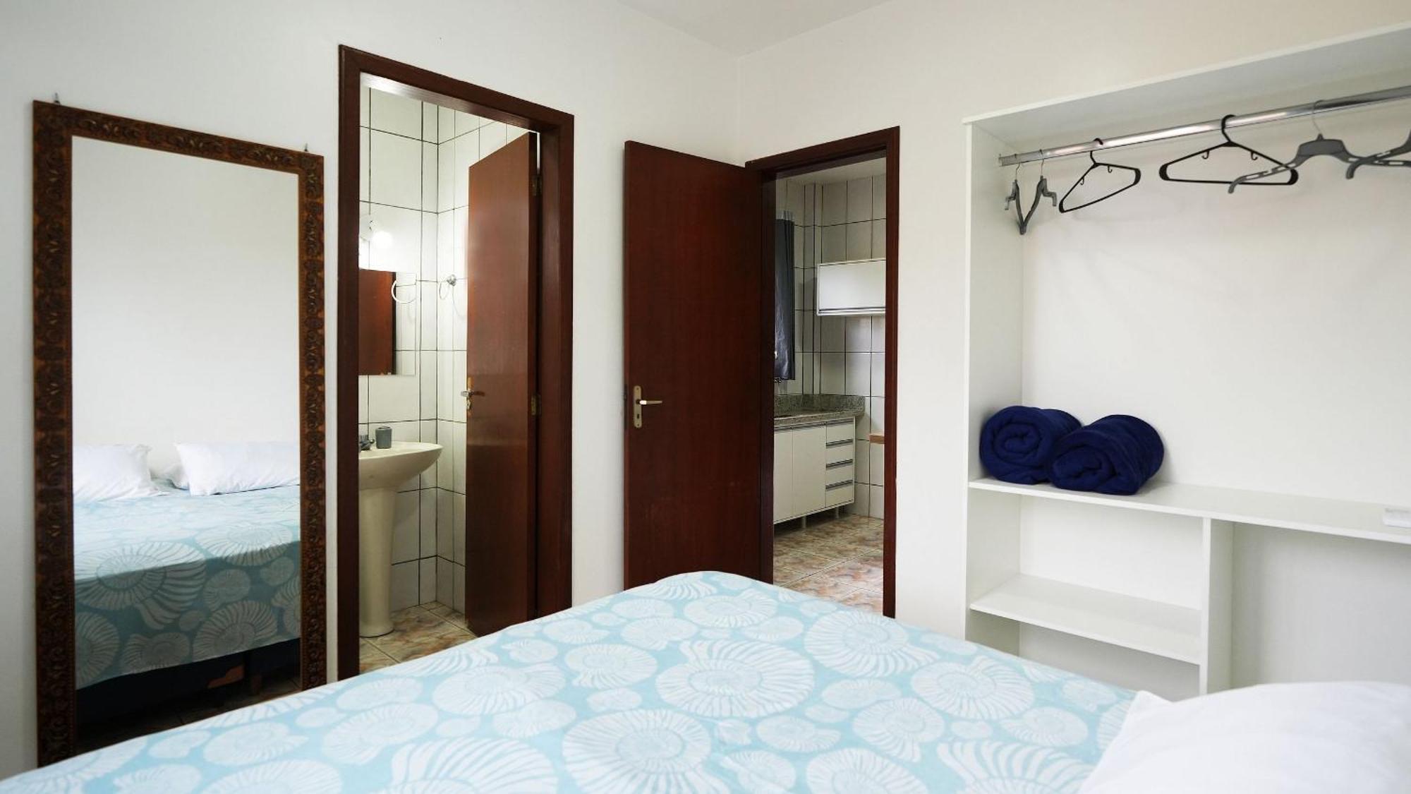 Residencial Adolfo - Mestre Naro Бомбиняс Екстериор снимка